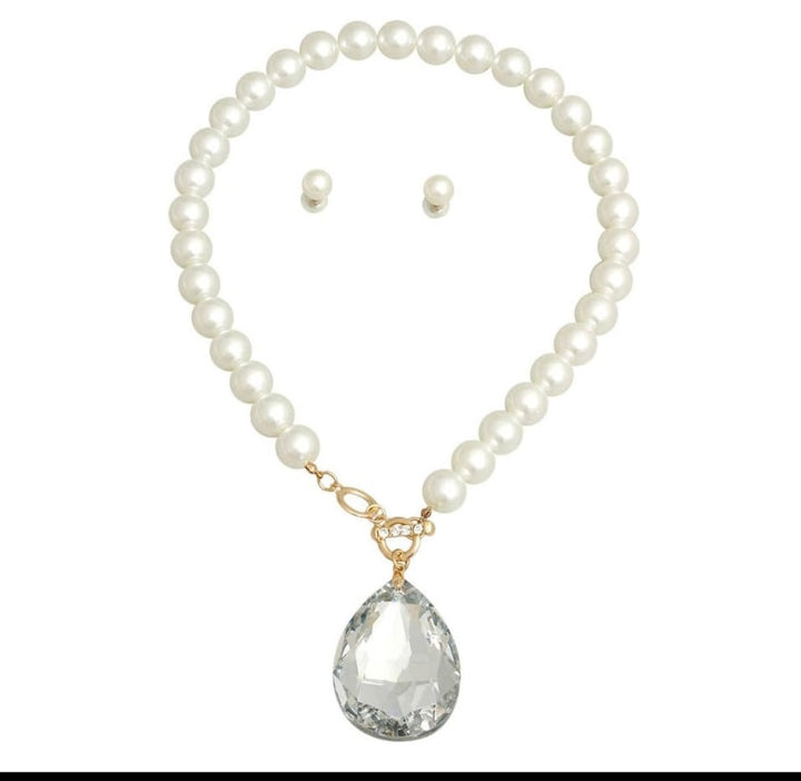 Pearl and Rhinestone necklace