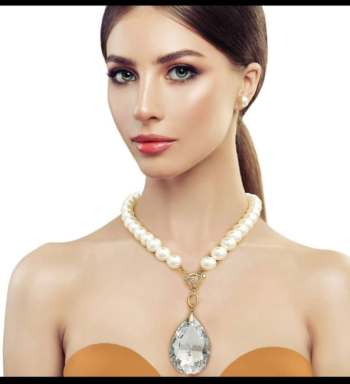 Pearl and Rhinestone necklace