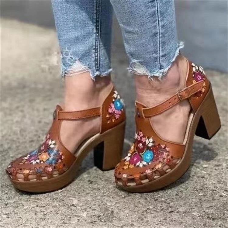 Flowery Strapped Clogs