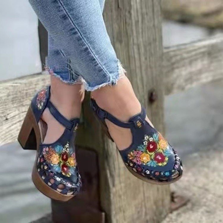 Flowery Strapped Clogs